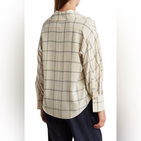 VINCE Long Sleeve V-Neck Blouse Size M - Picture 2 of 9